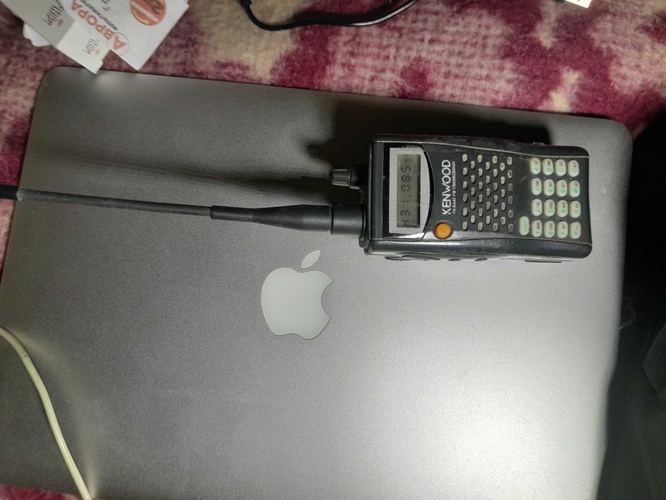 продам рацию в хорошем состоянии вместе с зарядным