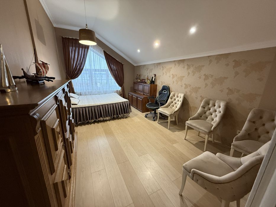 Продається сучасний будинок біля річки с Баловне