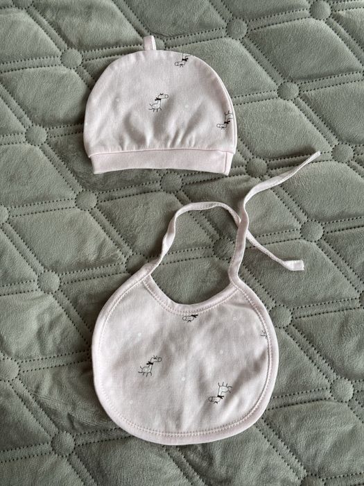 Шапочка і слюнявчик