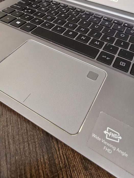 Asus UX330U | intel i7 | 8gb ddr4 | 256gb SSD