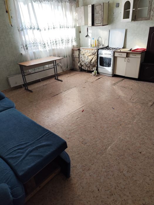 Продам Дім  місто. Білики  Полтавська обл.з гаражем під СТО.