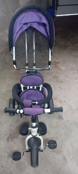 Triciclo de bebé e criança