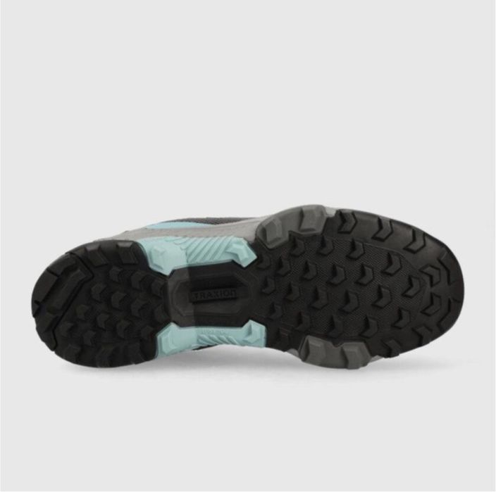 Кросівки adidas, адідас