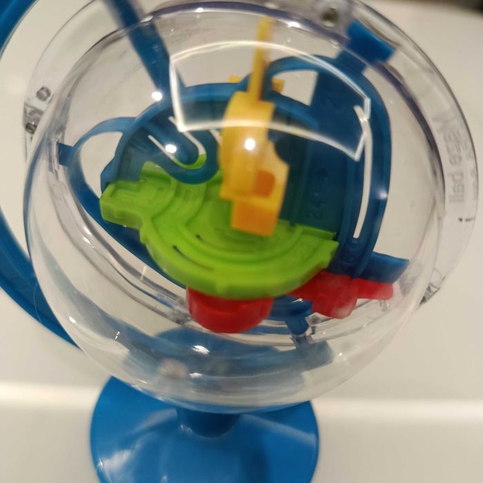Mini zabawka logiczna, labirynt 3D, globus, kulka do celu, łamigłówka
