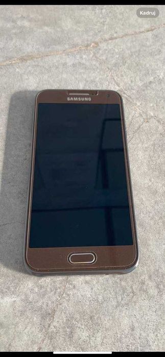 TELEFON komórkowy Samsung Galaxy E5 2017