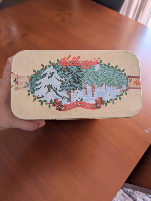 Lata vintage muito bonita