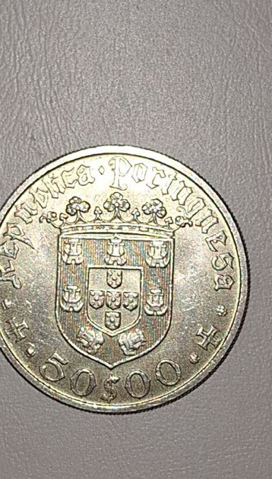 Moeda em prata de 50 escudos