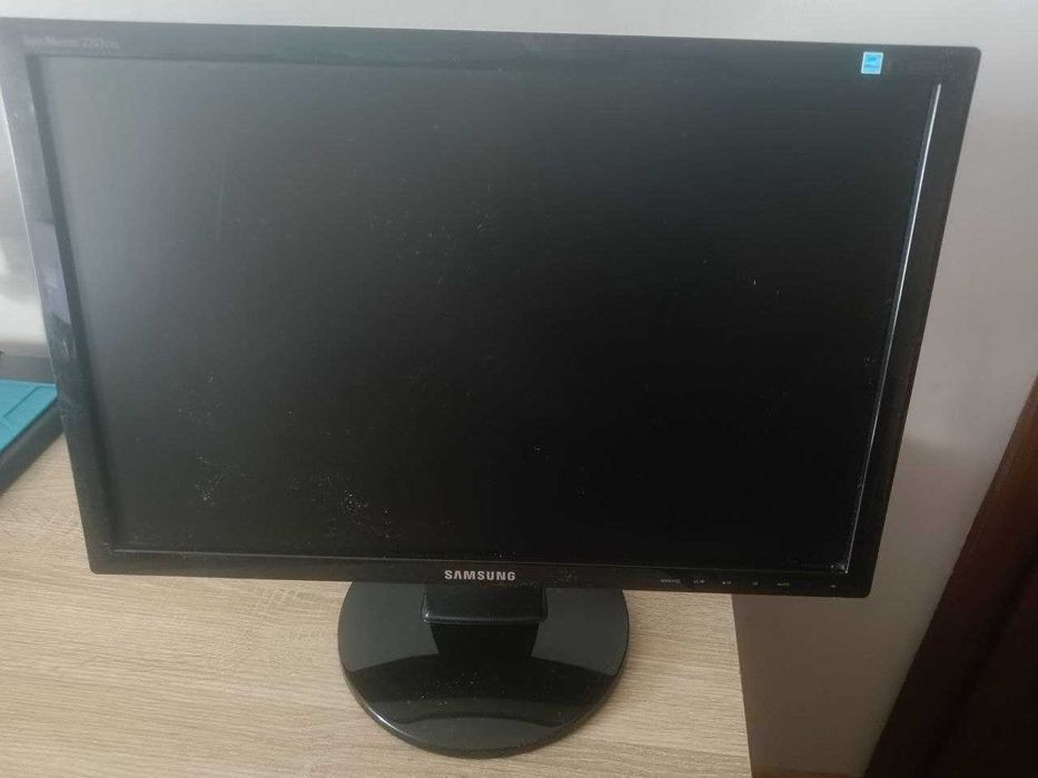 Sprzedam monitor LCD Samsung 2243LNX 21,6 " 1680 x 1050