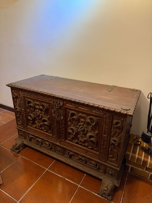 Arca de arrumação antiga em otimo estado, artigo de colecionador