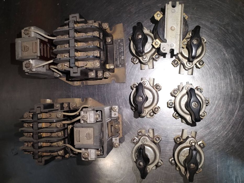 Продам тумблера новые