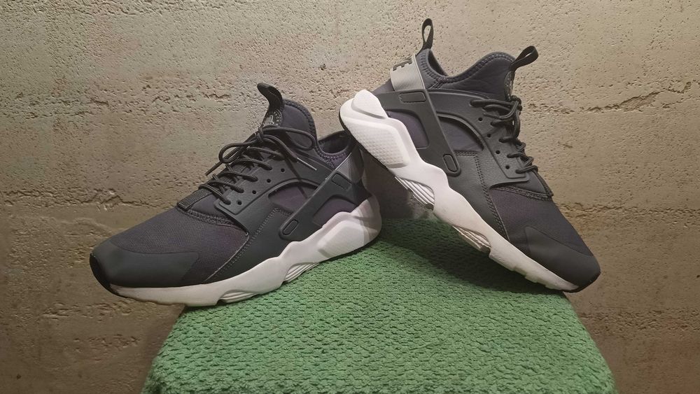 Męskie sneakersy NIKE AIR HUARACHE RUN ULTRA r.42,5 stan bardzo dobry