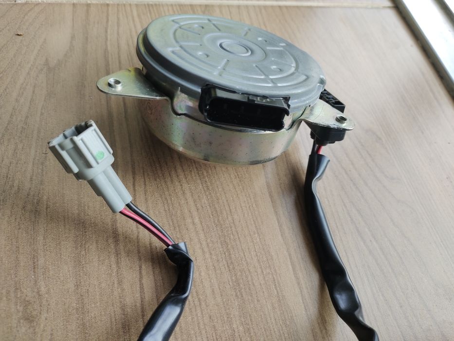 Субару , мотор вентилятора