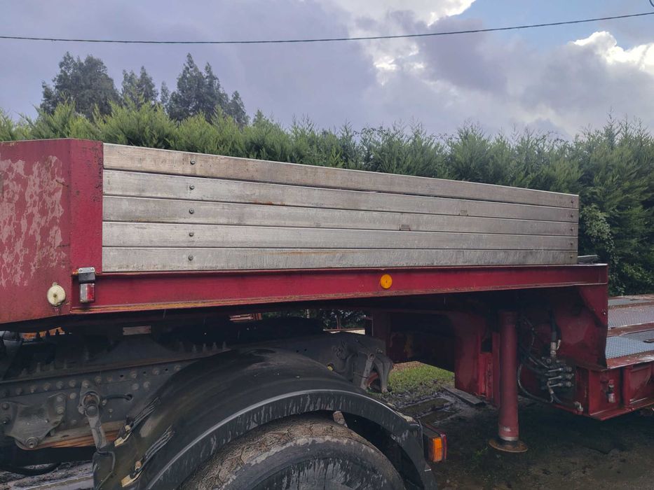 Reboque porta máquinas