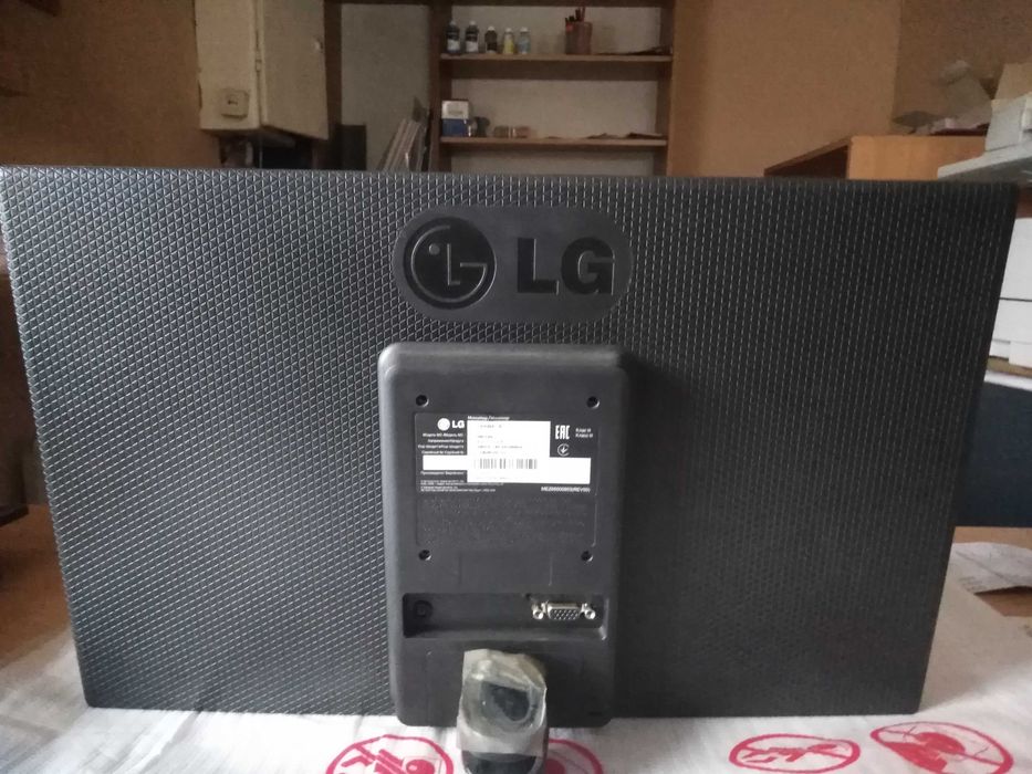 Монітор LG 19M35A-B