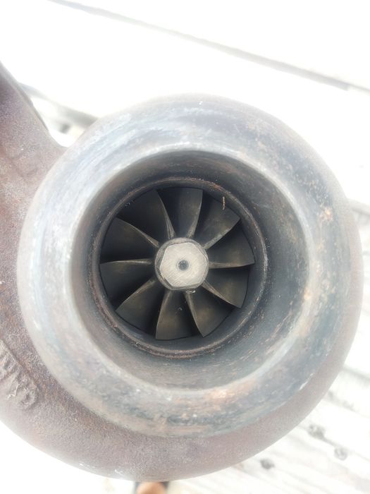 turbo sprężarka turbina T300 02 John Deere oryginał RE 47844