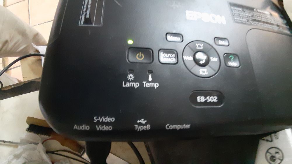 Projetor LCD Epson, modelo H433B.