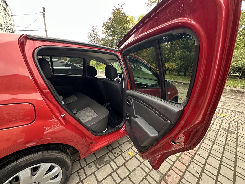 Renault Sandero 2011