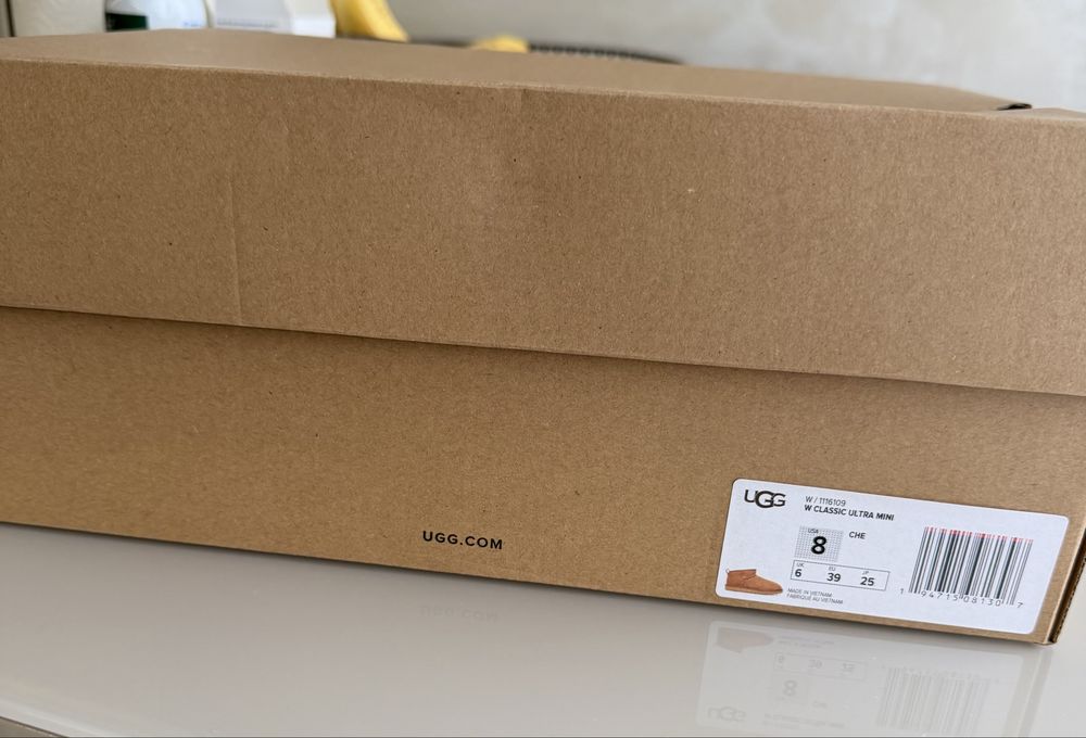 UGG Classic Mini