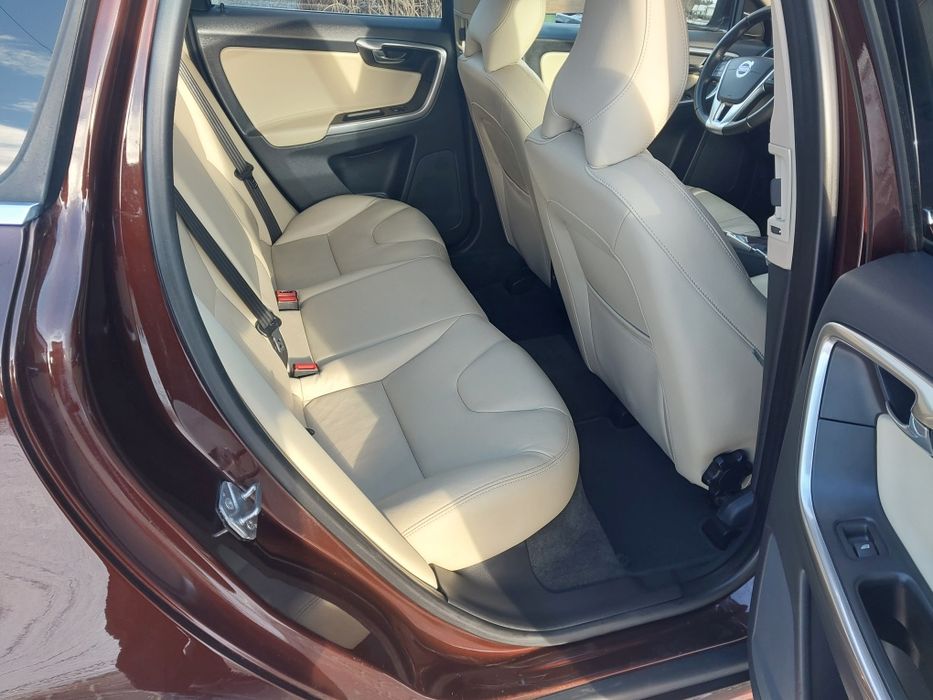 Volvo xc60 2.0d D4 190km Summum