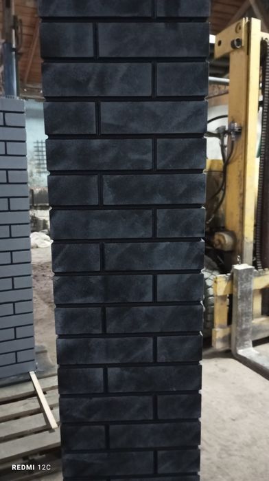 Бетонні вироби "КУЛАК" Парканні стовпи суцільні проливні 32см*32см