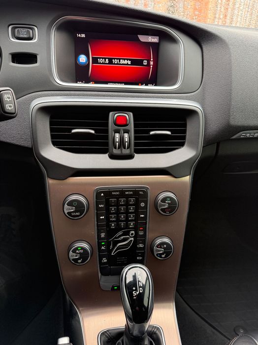 Volvo V-40 Cross Country