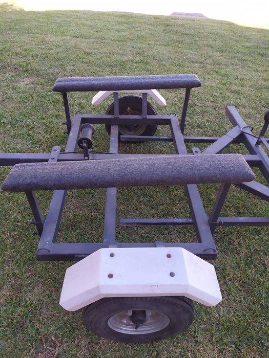 Atrelado para barco pequeno, em óptimo estado