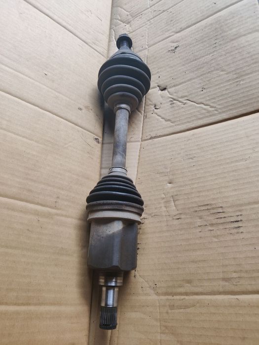 Полуось ліва для Ford focus 1,6/2013 року