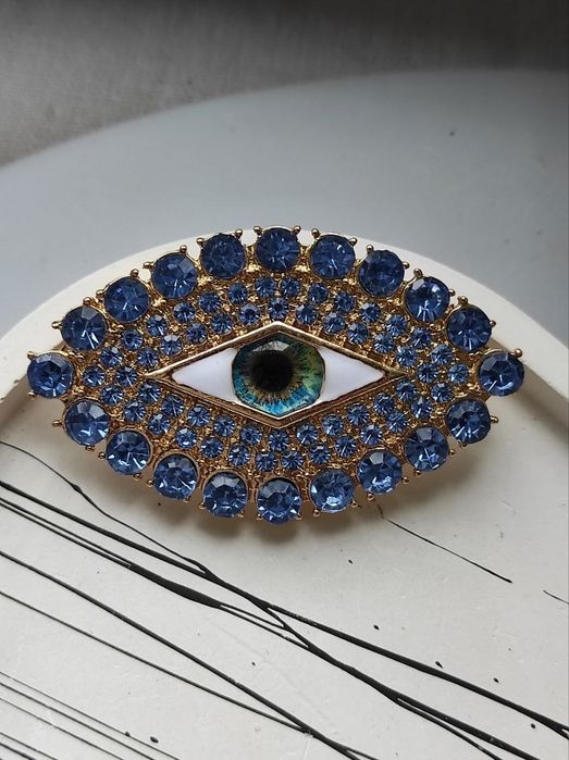 Унікальні брошки око Скіапареллі стиль . різні