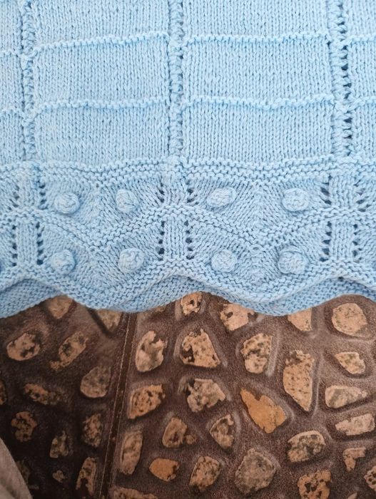 Sweterek błękitny r.36 ręcznie robiony, oryginalny