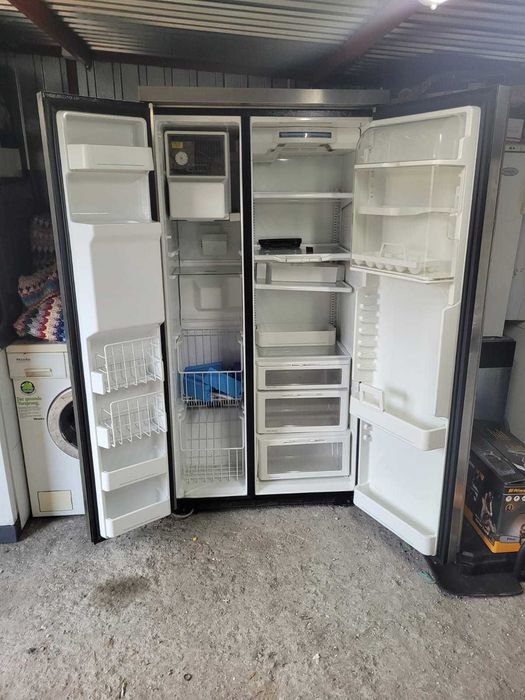 Lodówka stalowa duża amerykańska woda sprawna Sansibar