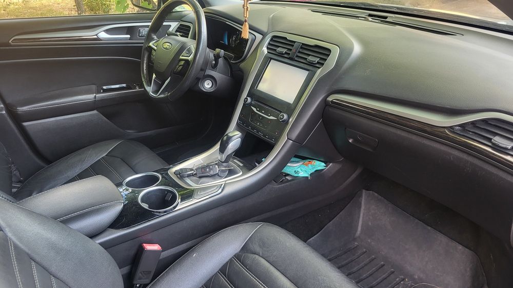 Продам власний Ford Fusion Hybrid SE