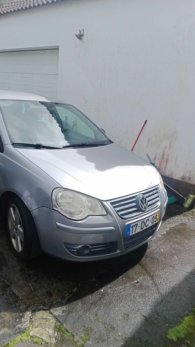 Carro VW Polo em muito bom estado do dia a dia