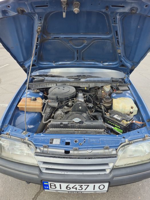 Опель омега 1.8  Opel Omega