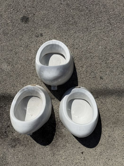 Urinóis de cerâmica branca – usados em bom estado