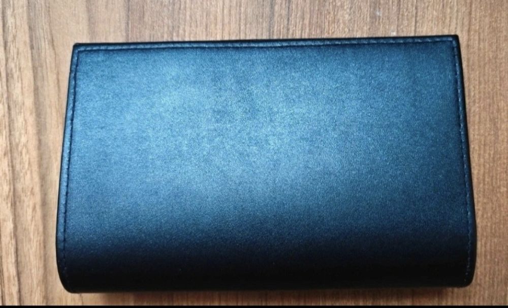 Nowy oryginalny etui na okulary Boss