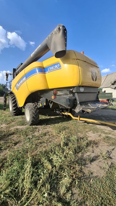 Комбайн New Holland CХ 6.90 зі жниваркою New Holland та візком 2019рік