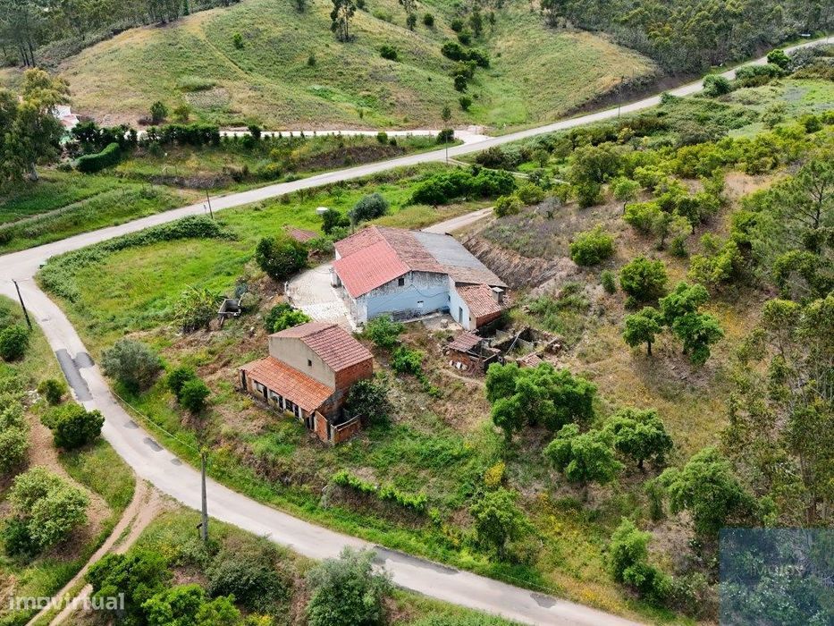Terreno com 10 hectares e Moradia a Reabilitar em Marmelete
