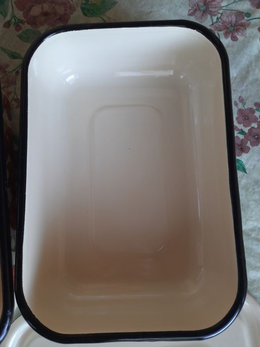 2 эмалированных судка