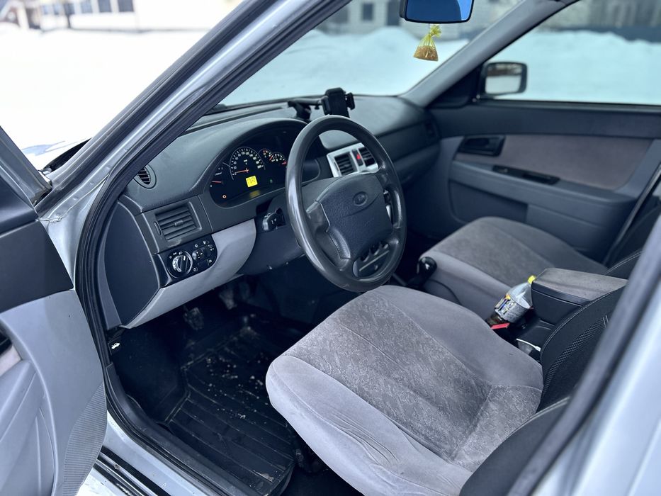 Продам приору 4-газ