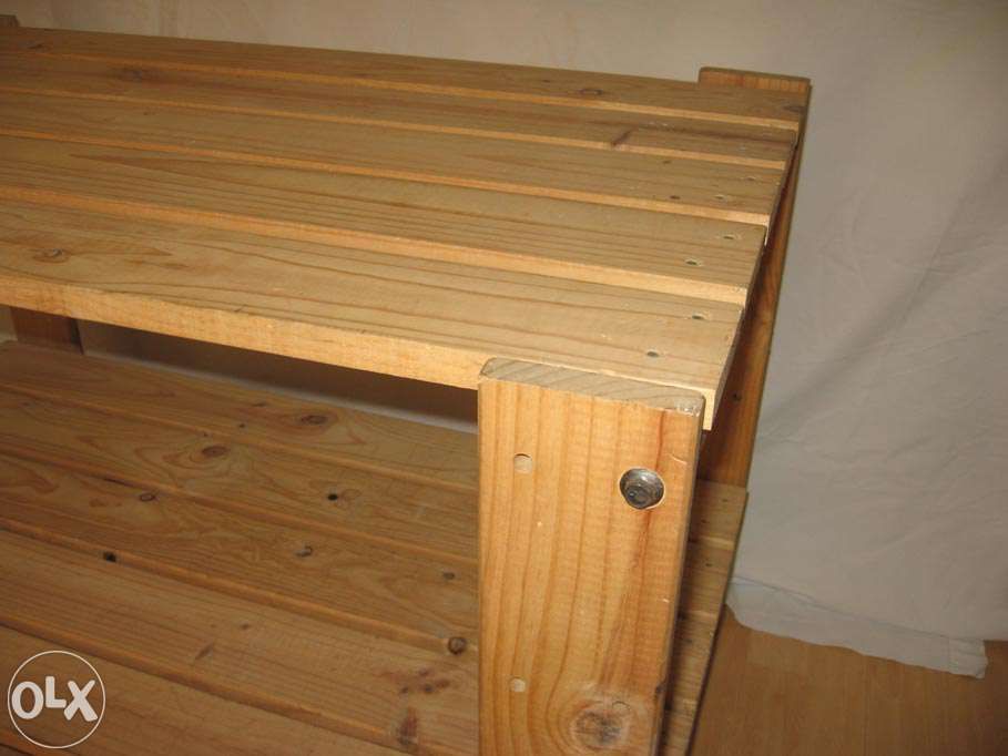 Mesa articulada em pinho