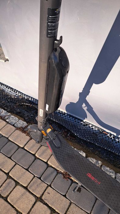 Hulajnoga elektryczna Ninebot Segway E45D