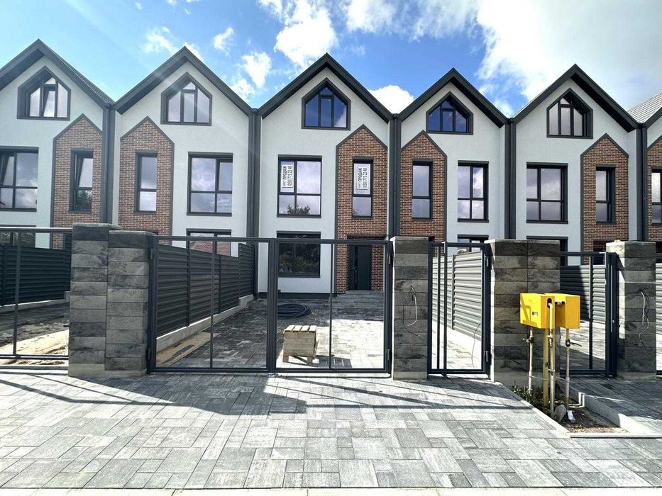 Чайки. Готовий газифікований таунхаус 170 кв.м. на 2 сотках землі