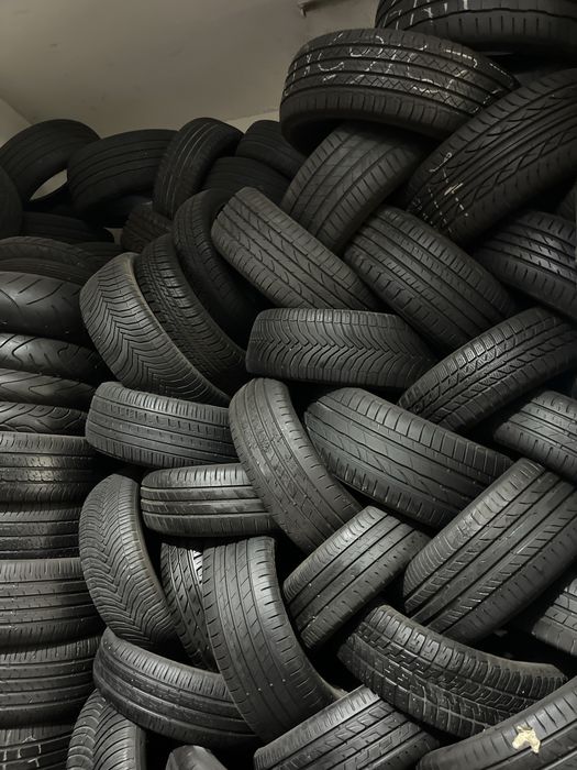 pneus  lote com 80%piso. 2.5 cada