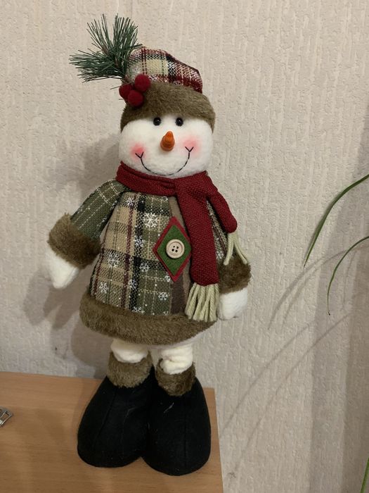 Сніговик великий новорічний