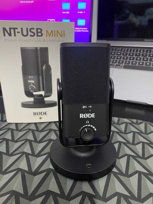 RØDE Microphone for Recording, Podcasting, and Streaming.64409443333251120