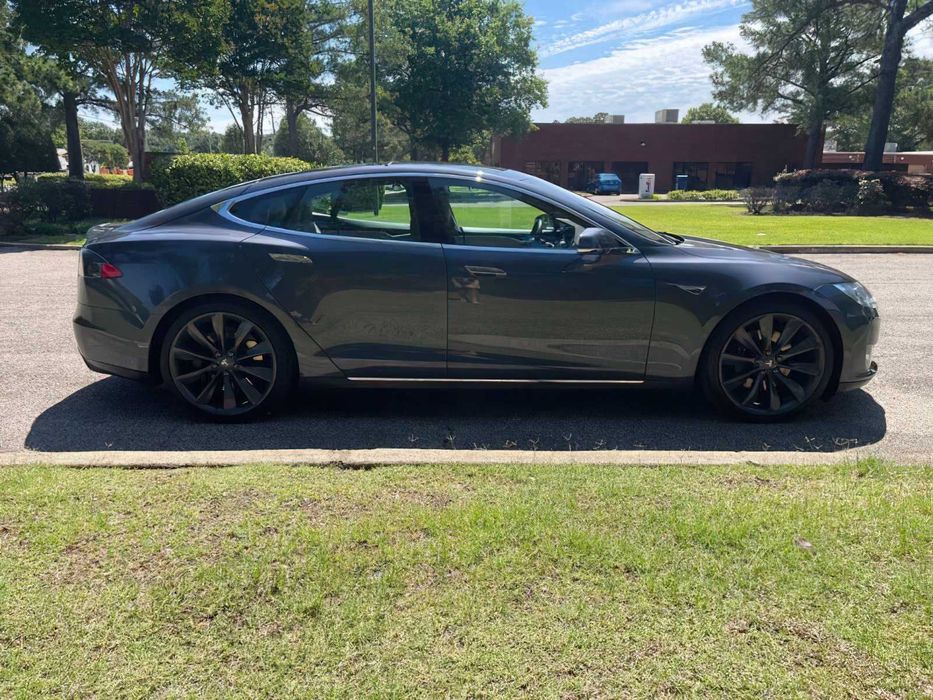 Tesla Model S 75D      2016