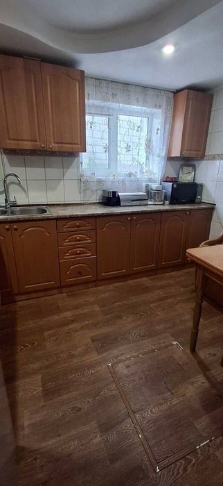 Продаж частини будинку на Польовій з окремим двором і хорошим ремонтом!
