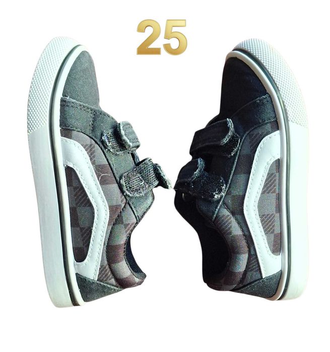 Sapatilhas Pretas Up 25
