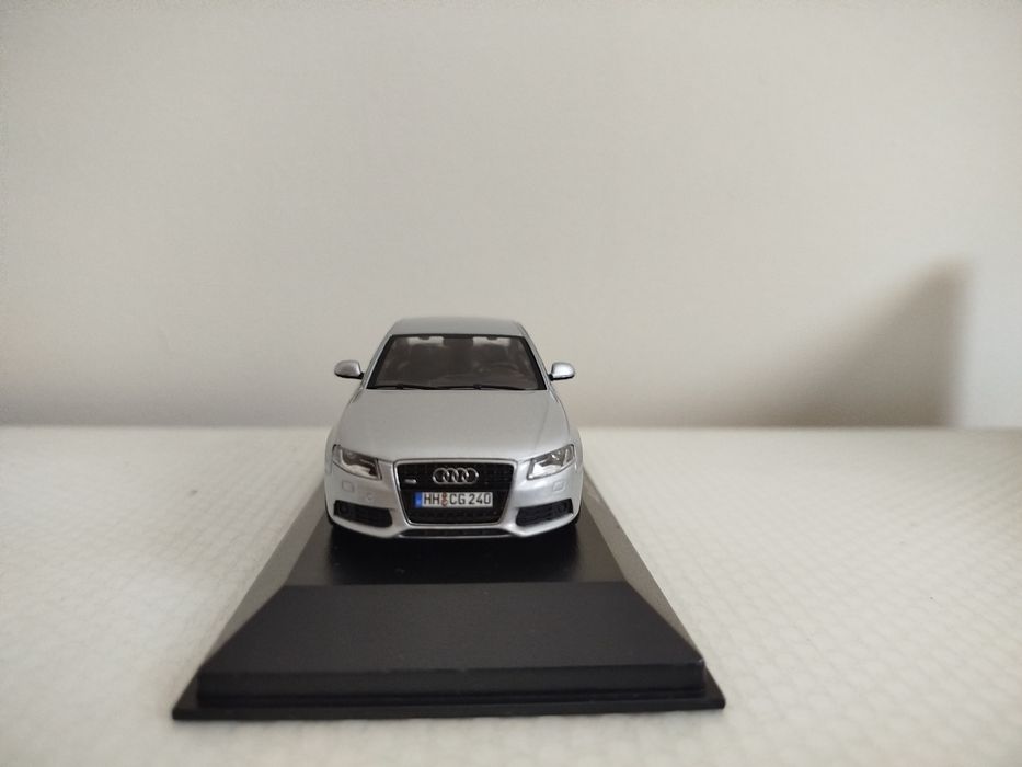 Miniatura Audi A4 Nova 1/43