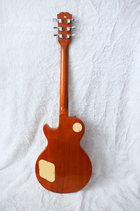 gitara elektryczna Arrow LP 22 Amber Rosewood/Cream z dodatkami
